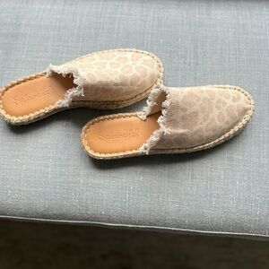 New Without Box! Splendid Brand Frayed-Edged Mule